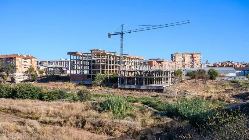 Vista exterior de Edificio en venta en Linares
