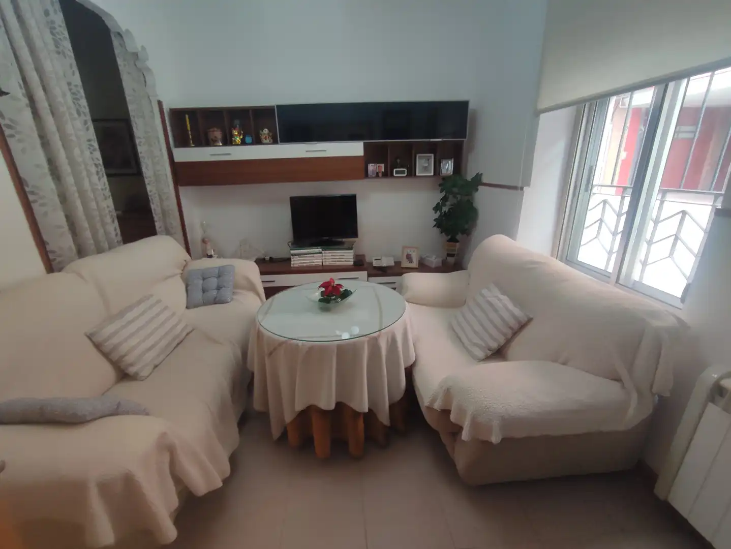 Sala d'estar de Casa o xalet en venda en Medina del Campo amb Terrassa i Moblat