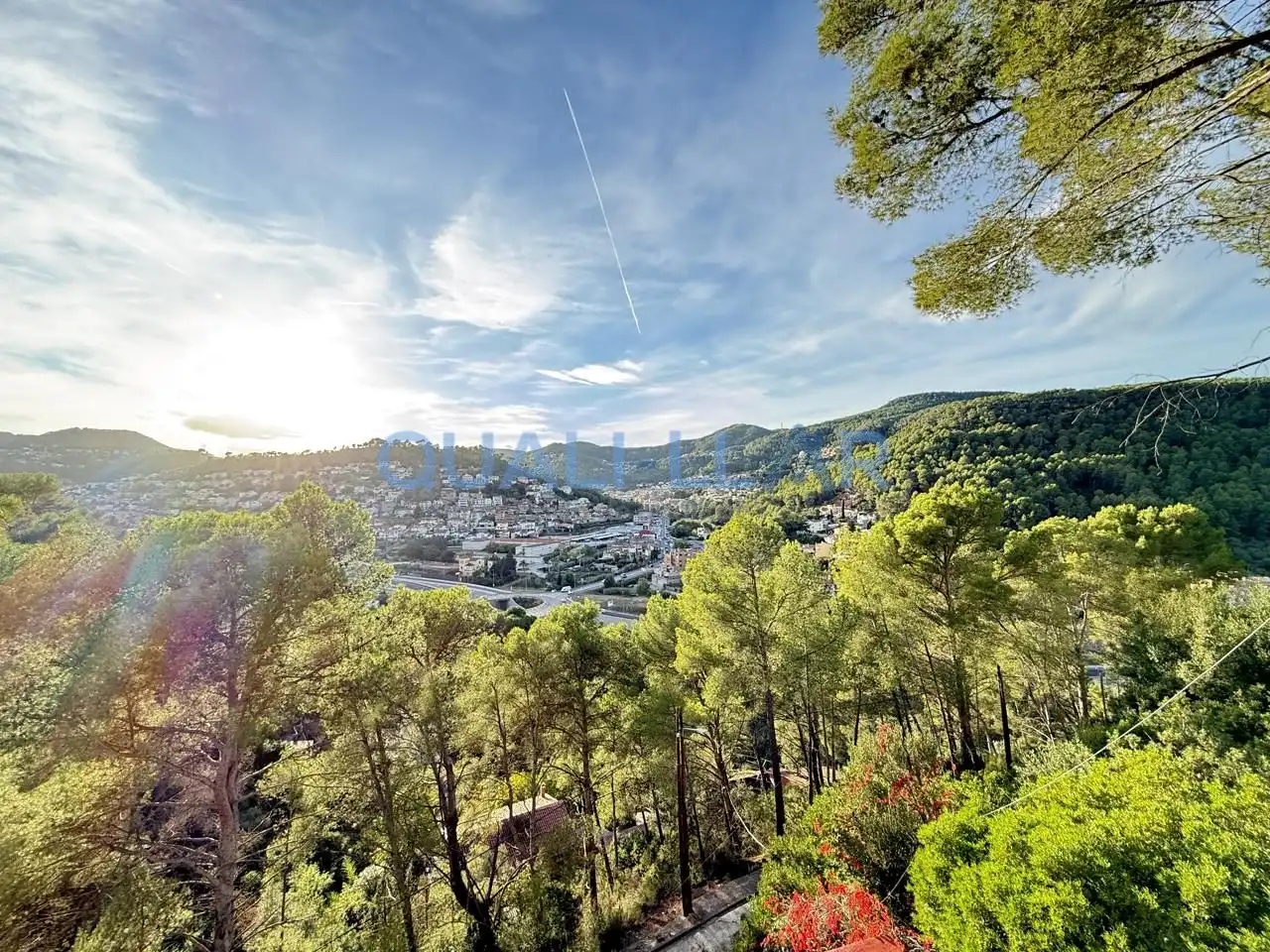 Vista exterior de Casa o xalet en venda en Cervelló amb Calefacció, Jardí privat i Parquet