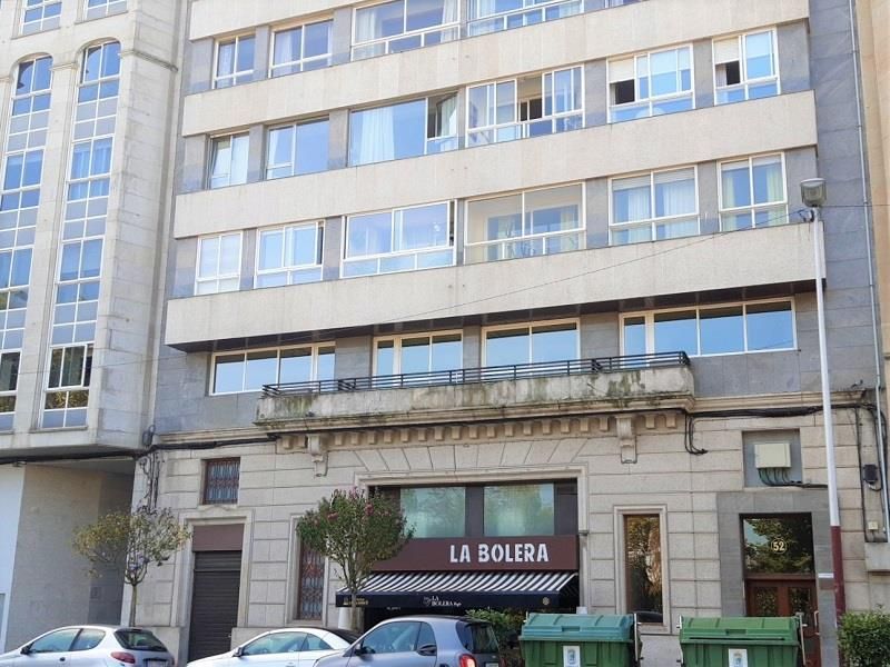 Vista exterior de Oficina en venda en Vigo  amb Terrassa