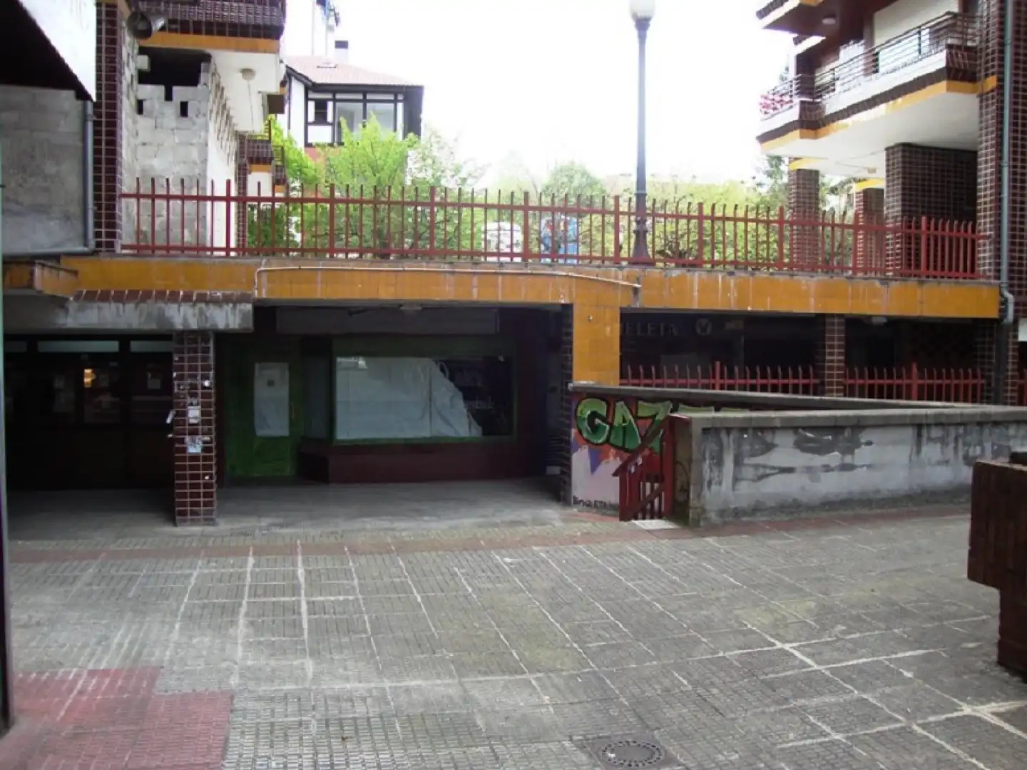 Vista exterior de Local en venda en Bilbao 