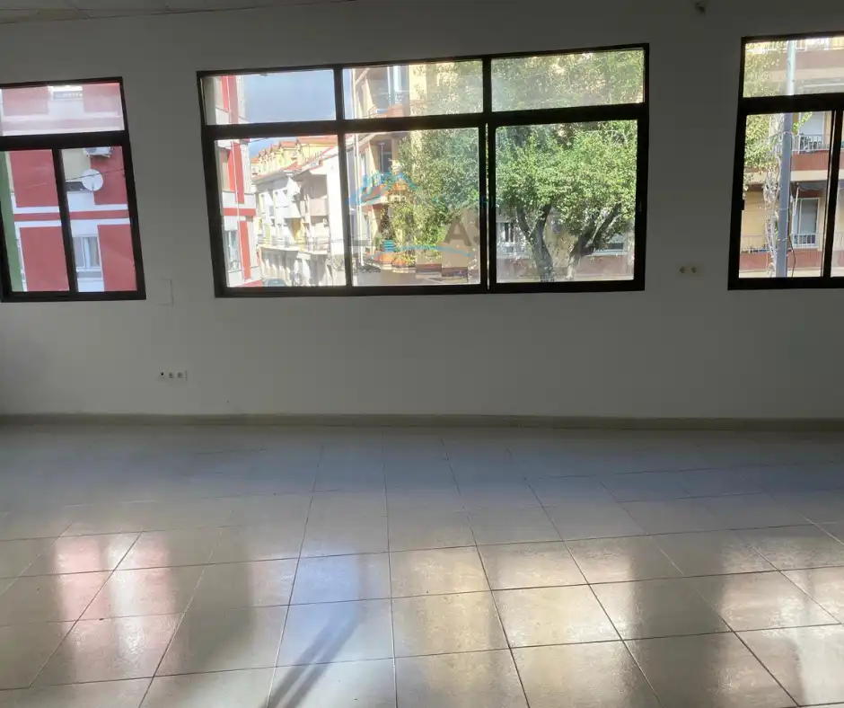 Local comercial de lloguer a Calle Antonio M' Concha 66, imagen 3
