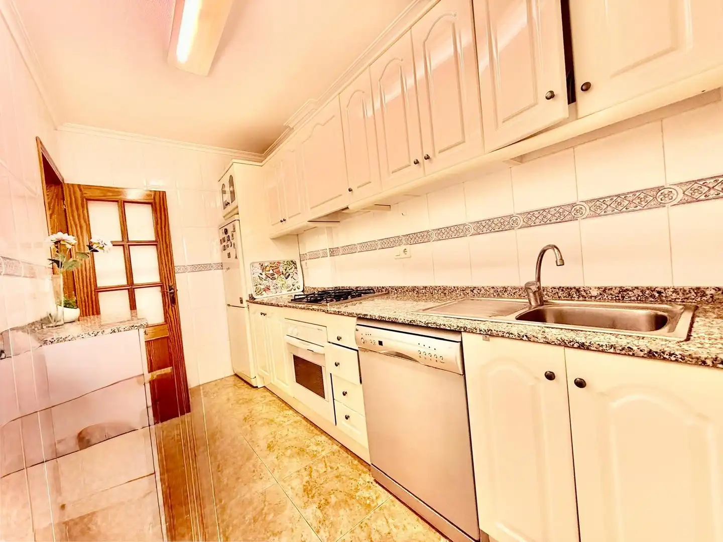 Cocina de Casa adosada en venta en Pilar de la Horadada con Aire acondicionado, Calefacción y Jardín privado
