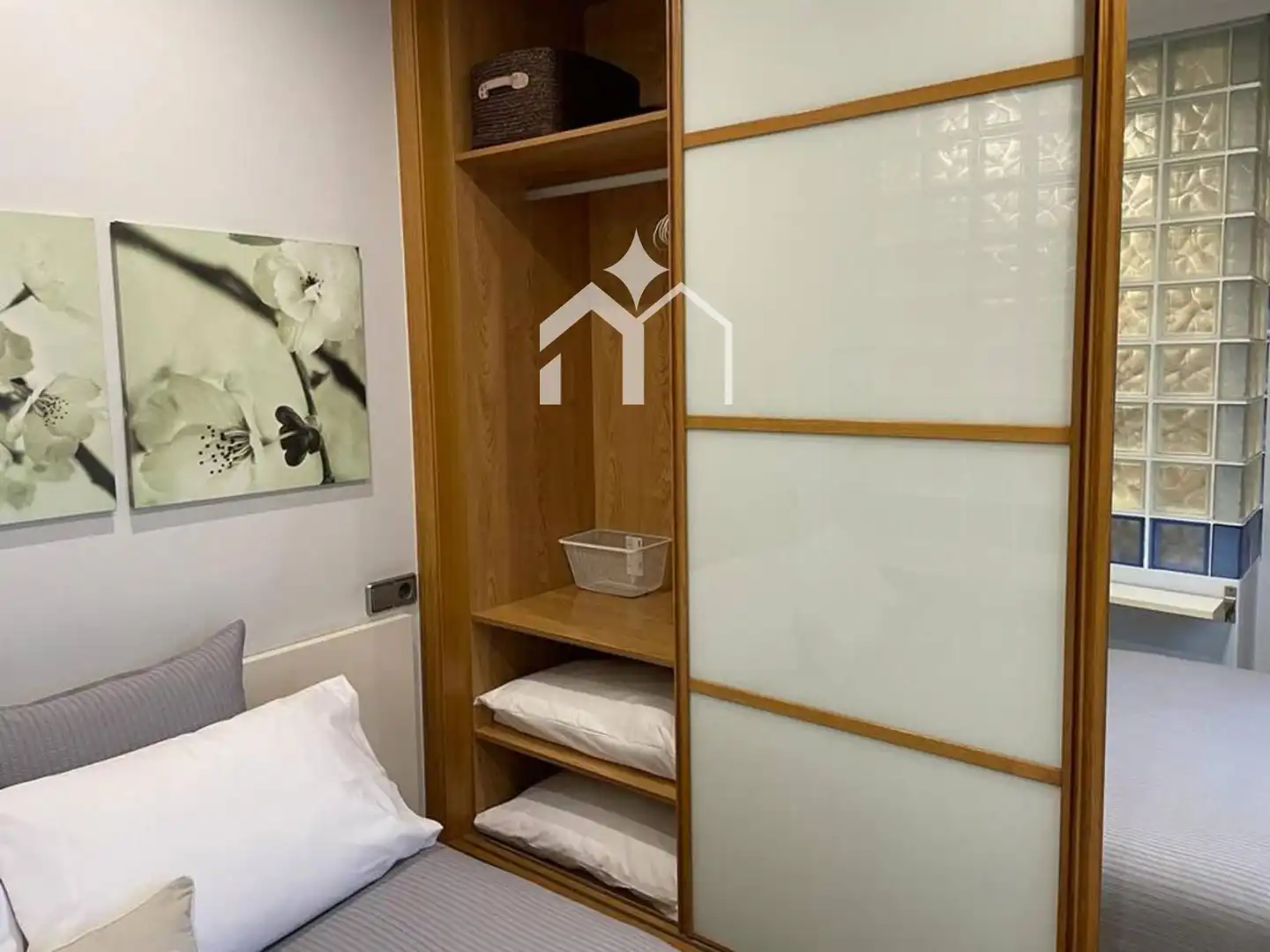 Bedroom of Flat for rent in Vigo   with Heating, Furnished and Oven