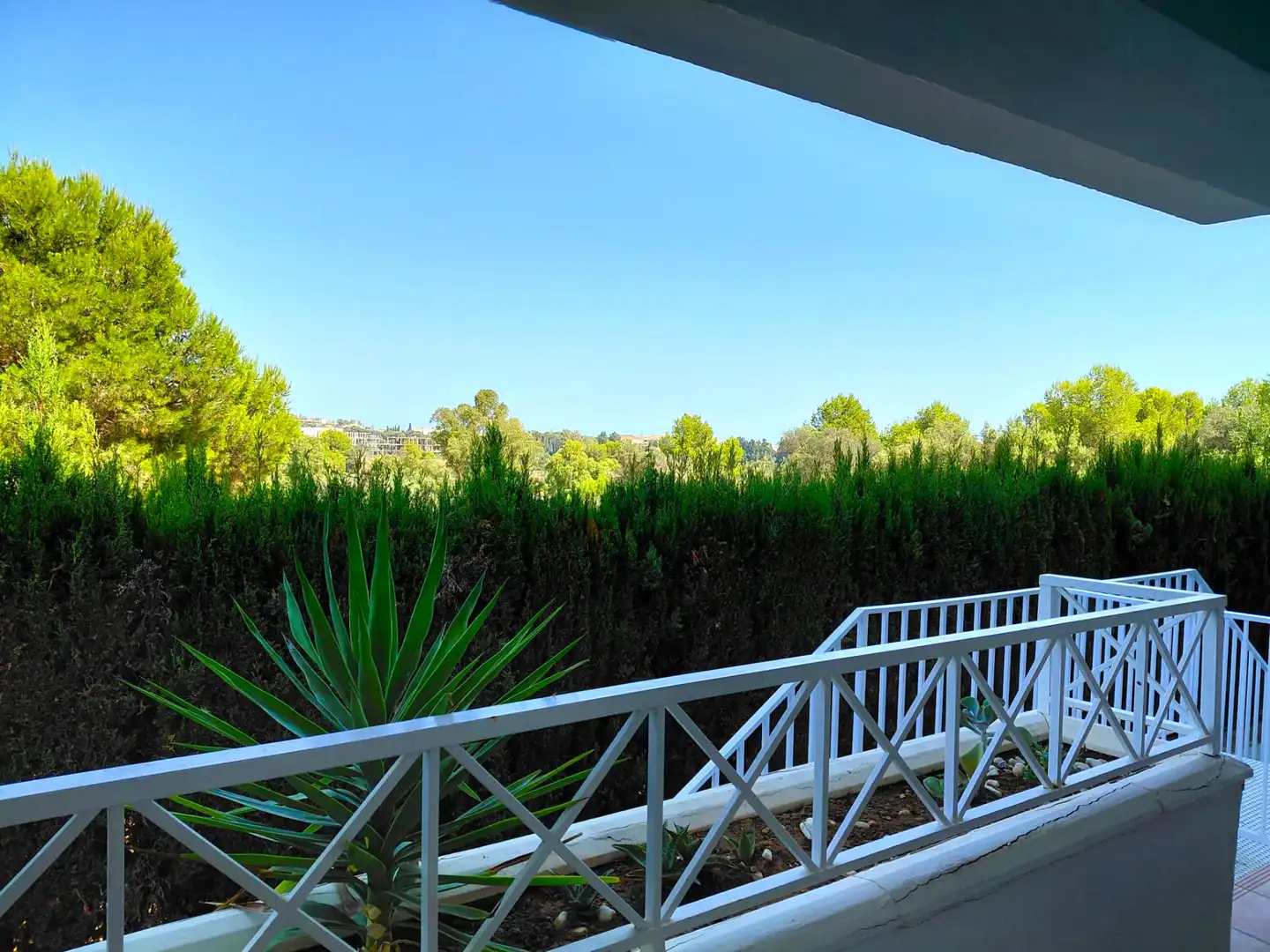 Jardí de Pis en venda en Marbella amb Aire condicionat, Terrassa i Moblat
