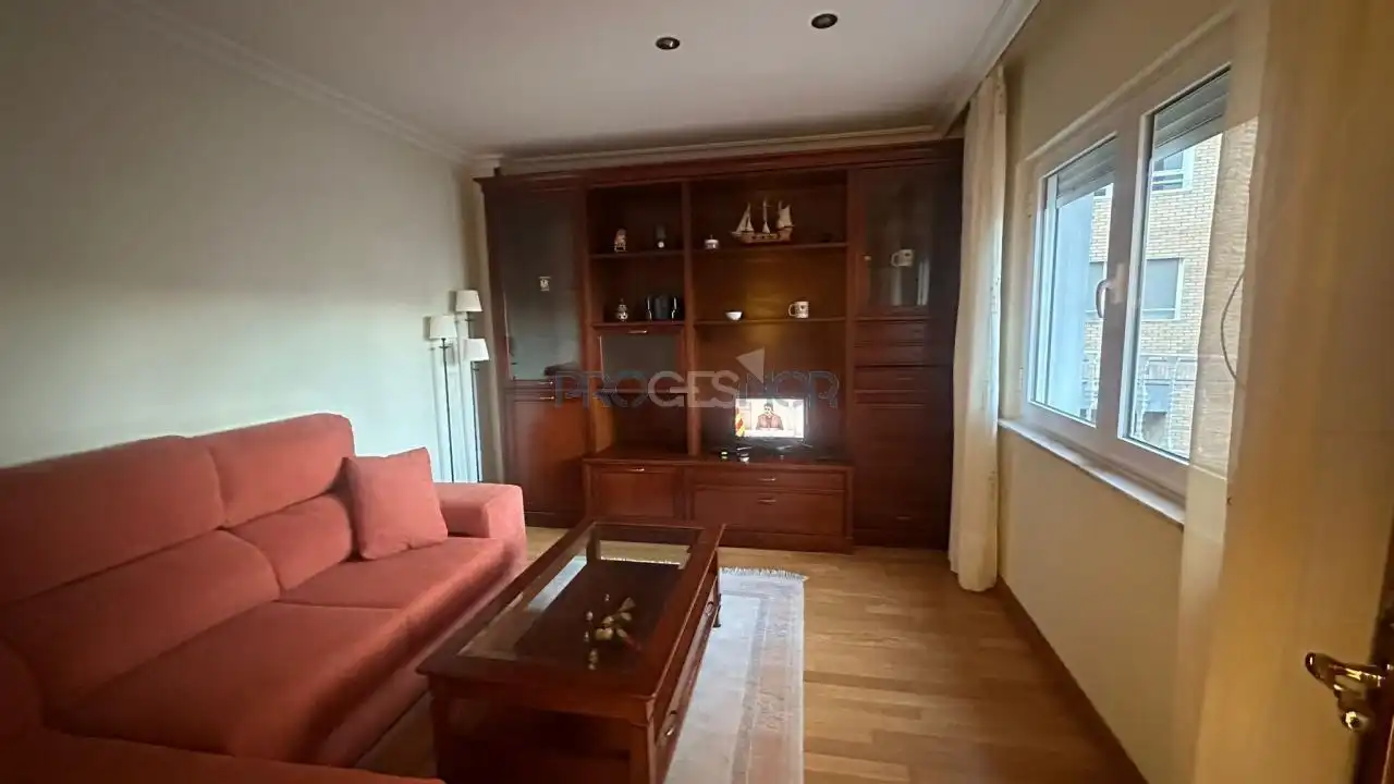 Sala de estar de Piso en venta en León Capital  con Calefacción, Terraza y Amueblado