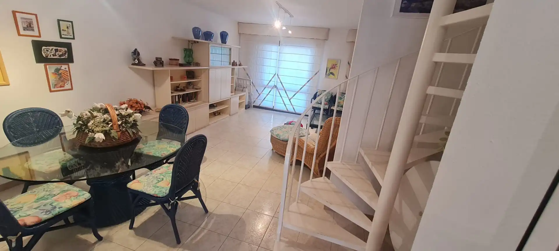 Einfamilien-Reihenhaus zum Verkauf in Alcalà de Xivert mit Klimaanlage, Terrasse und Möbliert
