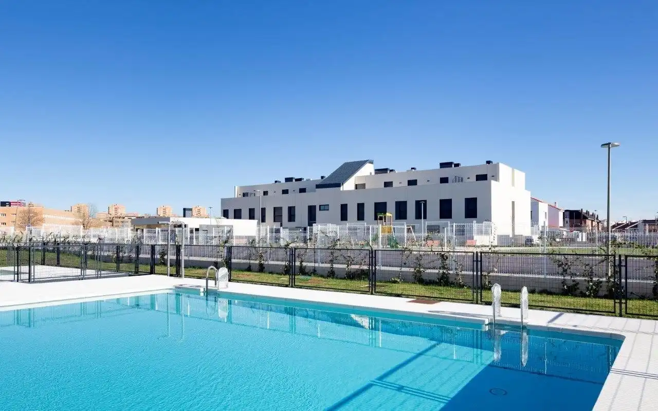 Swimming pool of Flat for rent in Parla  with Heating, Terrace and Oven