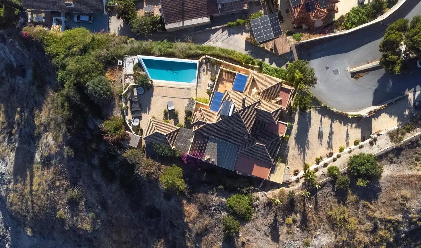Außenansicht von Haus oder Chalet zum Verkauf in Almuñécar mit Klimaanlage, Privatgarten und Terrasse