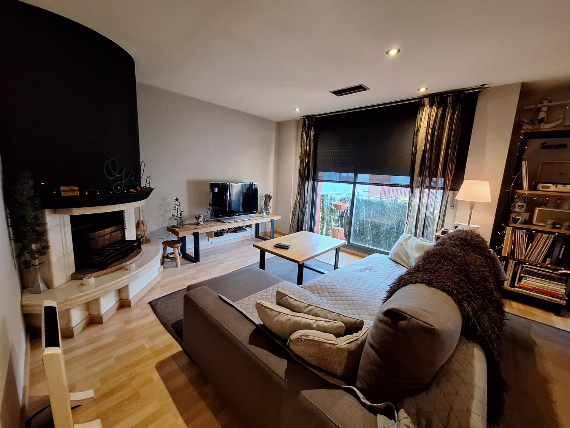 Living room of Flat for sale in Sabadell  with Heating, Parquet flooring and Terrace