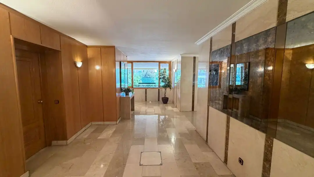 Wohnung zur Miete in Majadahonda mit Klimaanlage, Heizung und Privatgarten