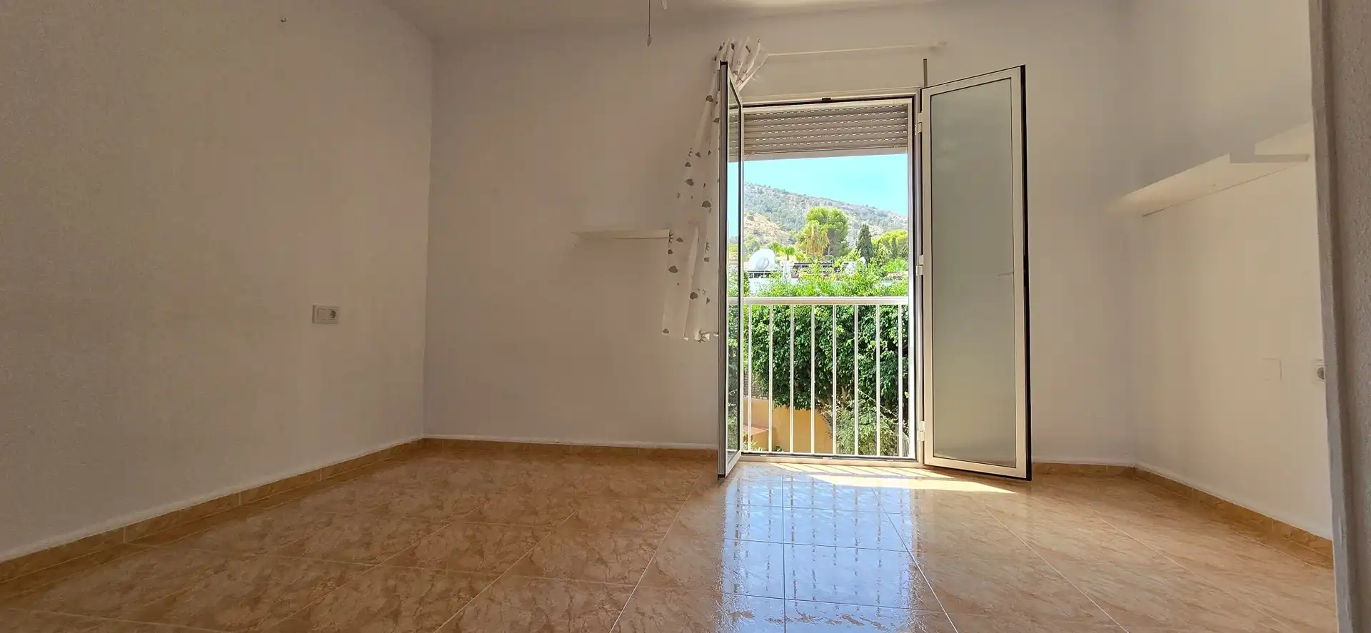 Habitación de Casa adosada en venta en L'Alfàs del Pi con Aire acondicionado, Jardín privado y Piscina