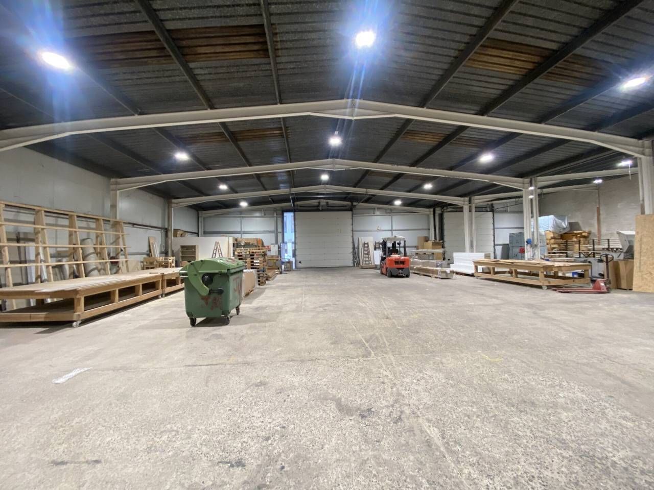 Nau industrial en venda en Olot amb Alarma