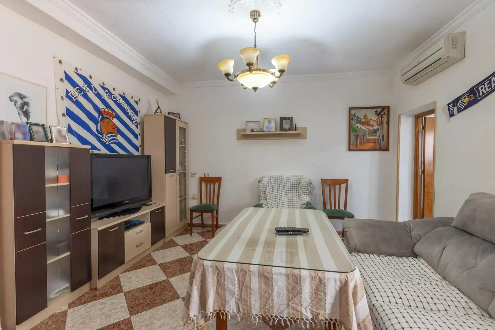 Sala d'estar de Casa o xalet en venda en La Zubia amb Aire condicionat