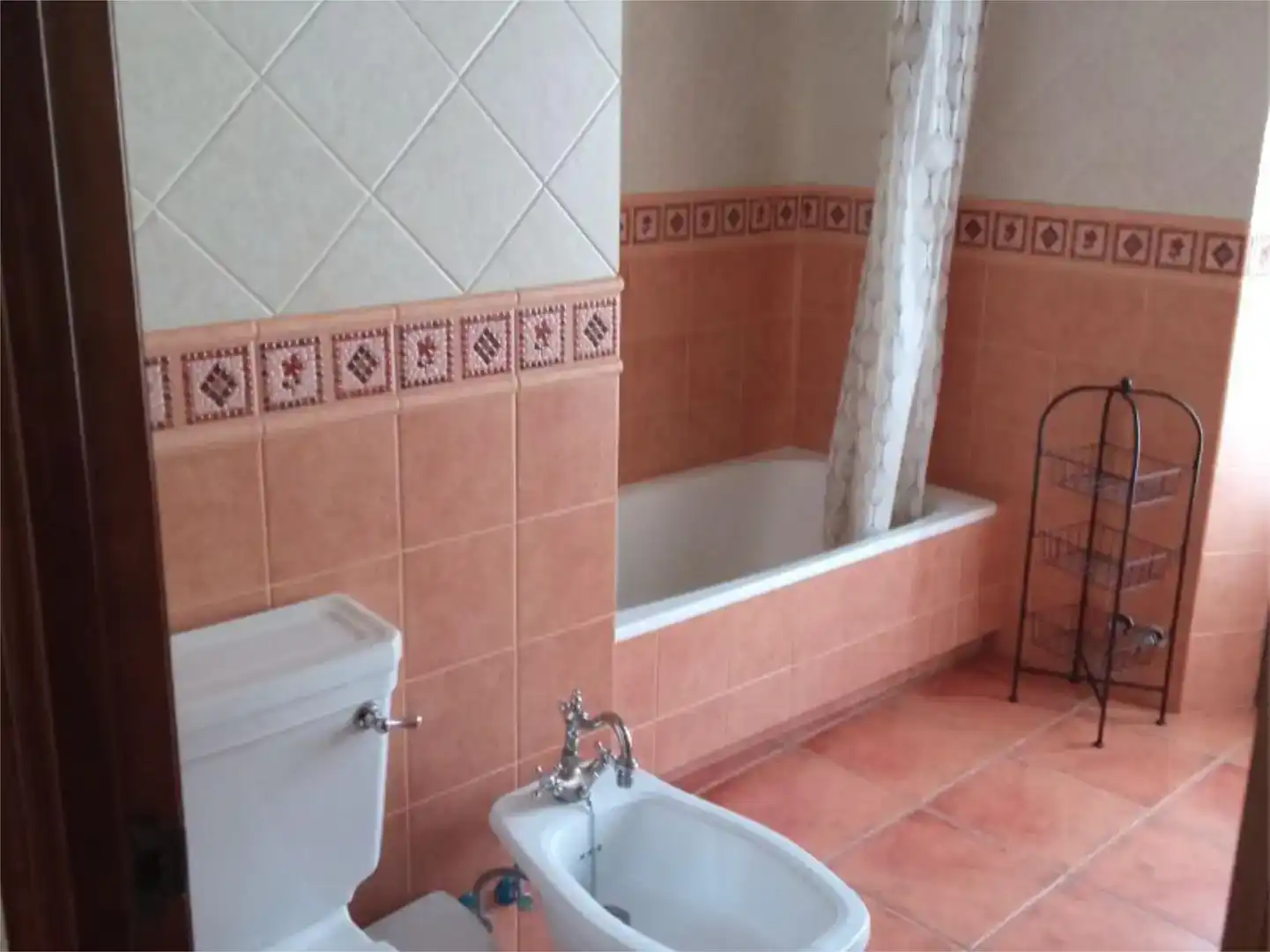 Bathroom of Flat for sale in Guadalcanal  with Air Conditioner and Storage room