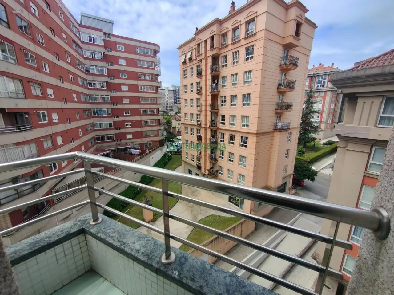 Vista exterior de Piso en venta en Vigo  con Calefacción, Parquet y Trastero