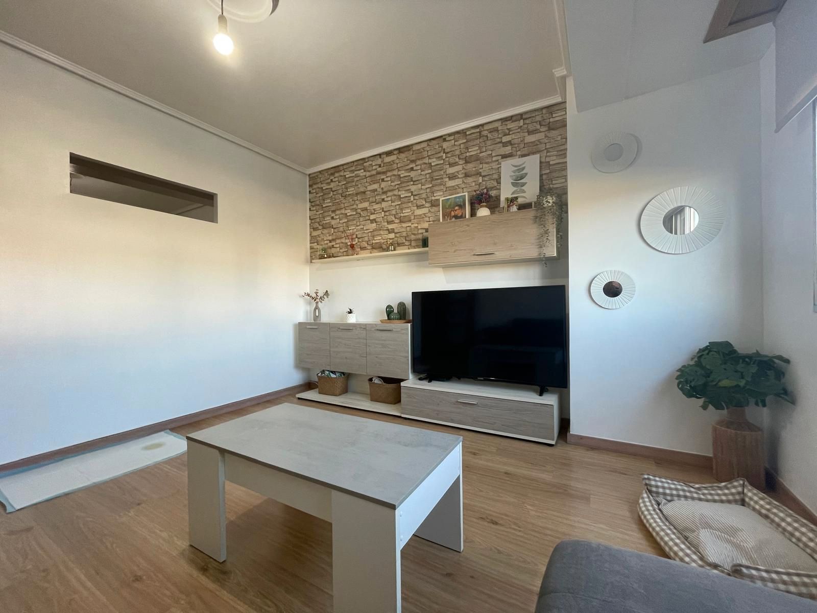 Living room of Flat for sale in Ferrol  with Terrace, Furnished and Oven