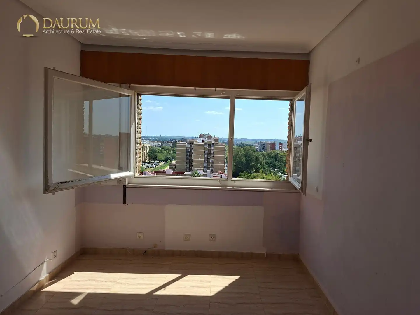 Bedroom of Flat for sale in Sevilla  with Air Conditioner, Heating and Terrace