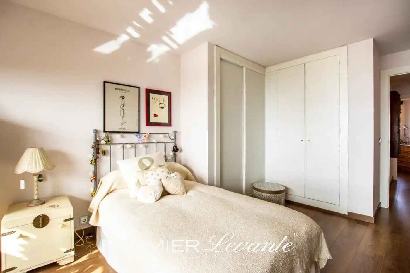 Habitación de Piso en venta en Alicante / Alacant con Aire acondicionado, Calefacción y Jardín privado