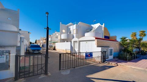 Foto 2 de Casa adosada en venda a Calle Halcón, 20, Zona Carrefour - Urbanizaciones, Torrevieja