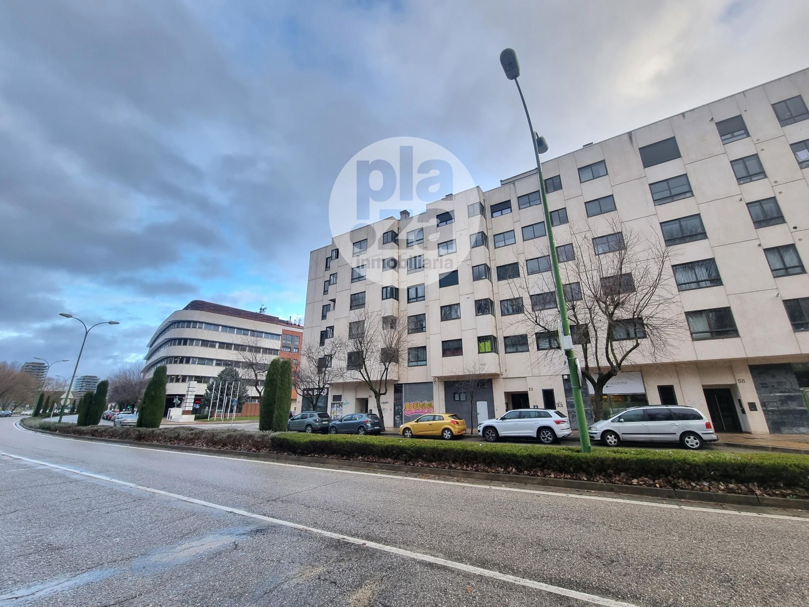 Vista exterior de Pis de lloguer en Burgos Capital amb Calefacció, Terrassa i Moblat