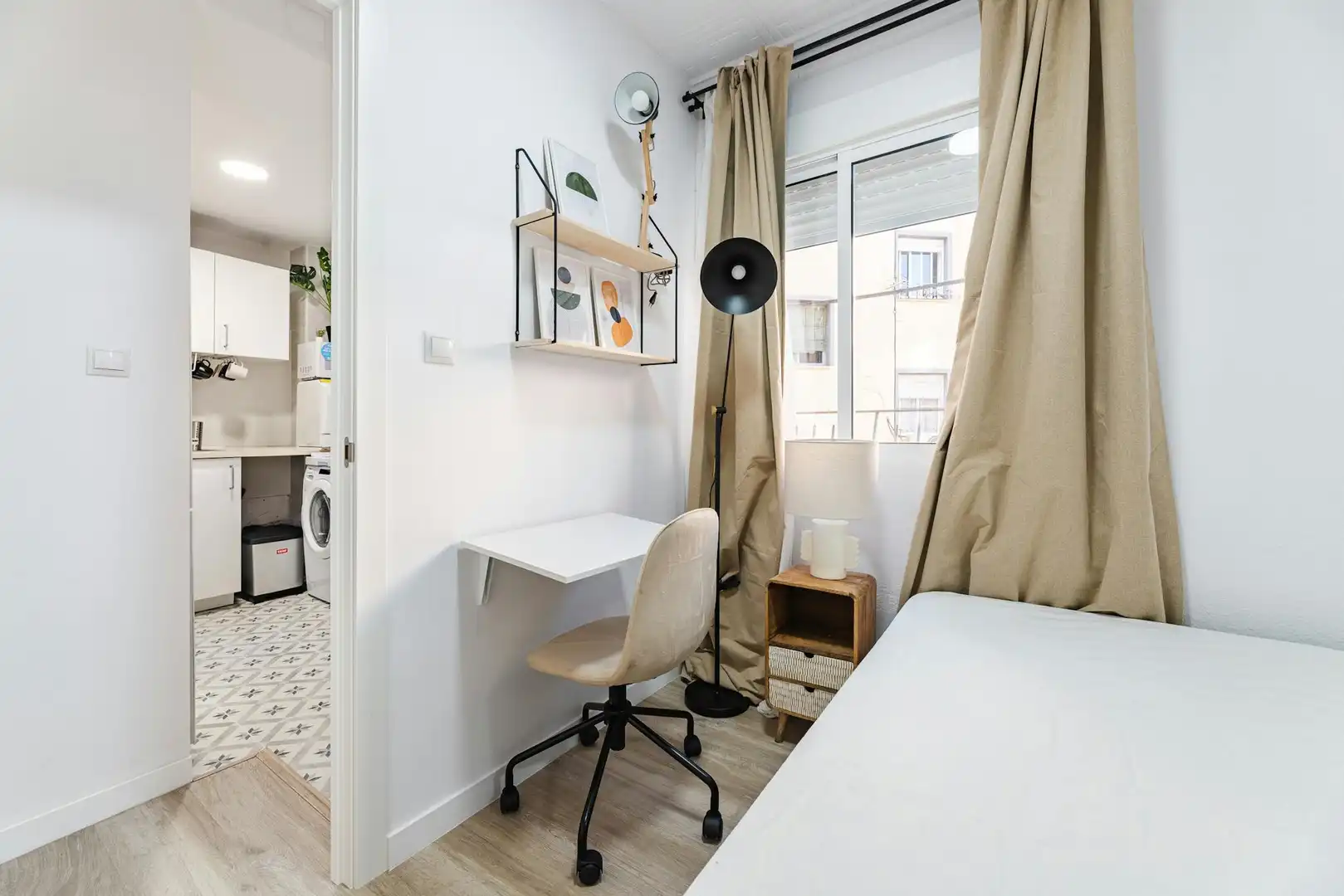 Habitación de Piso para compartir en Valencia con Calefacción, Amueblado y Lavadora