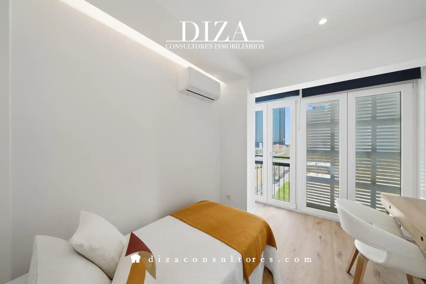 Bedroom of Flat for rent in Madrid  with Air Conditioner, Heating and Furnished