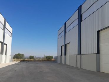 Nau industrial de lloguer a Magraners