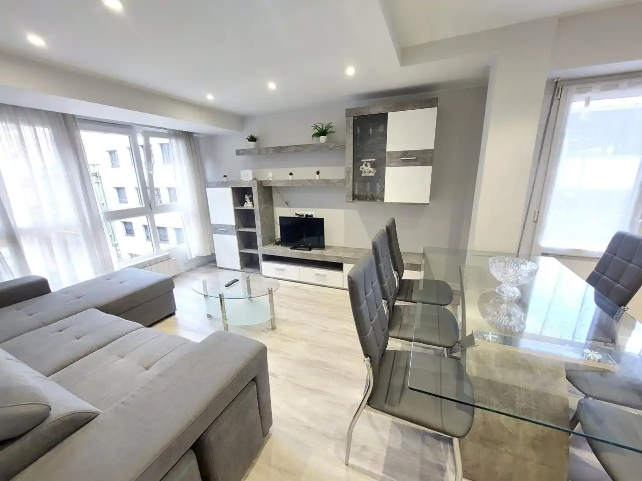 Flat for rent in Avilés, Laviada
