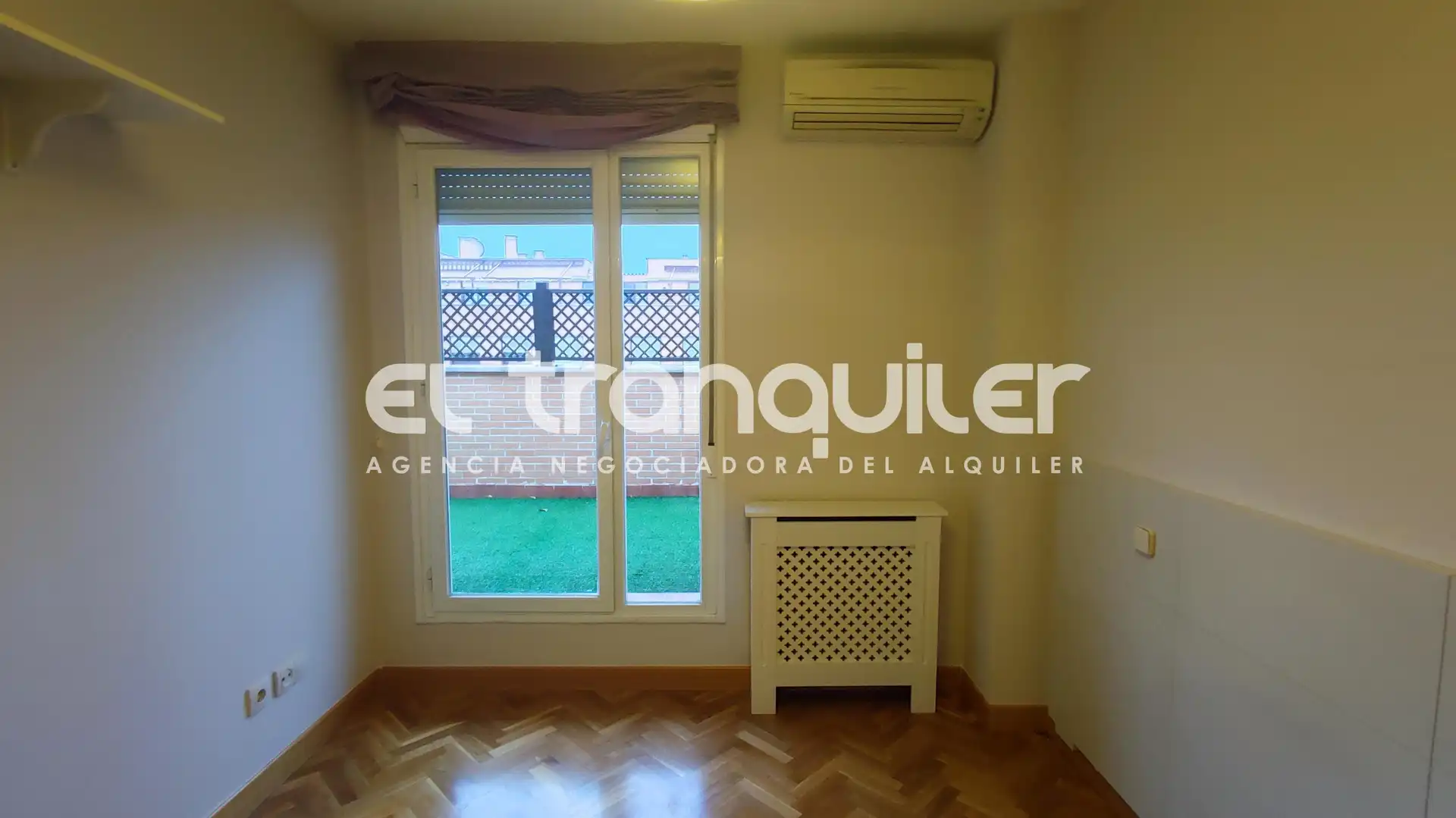 Dormitori de Àtic de lloguer en Madrid amb Aire condicionat, Parquet i Terrassa