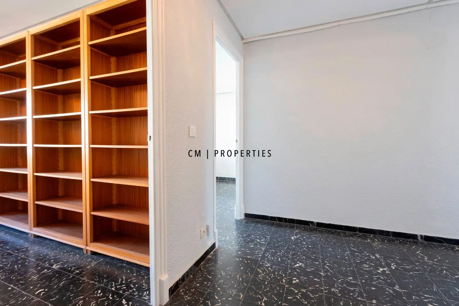 Bedroom of Office for rent in Valencia  with Air Conditioner, Heating and Furnished