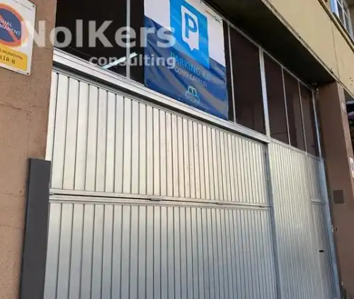 Vista exterior de Nave industrial de alquiler en L'Hospitalet de Llobregat con Calefacción y Alarma