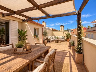 Attico con balcone in vendita a Centre