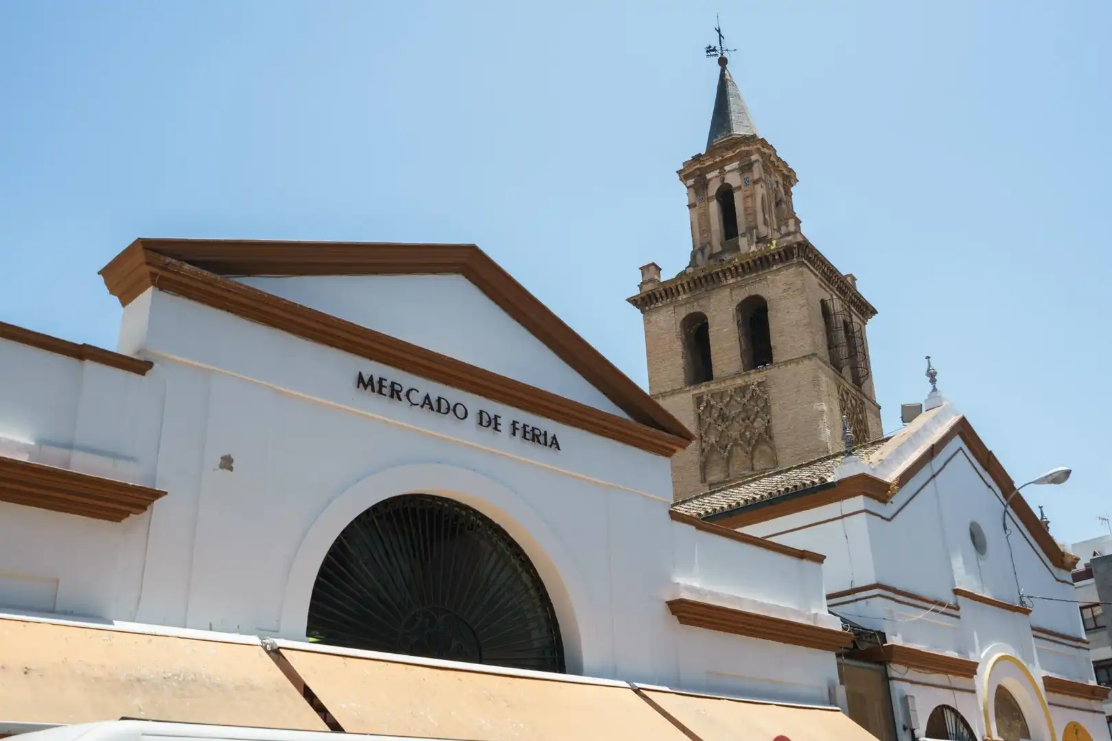 Vista exterior de Piso en venta en Sevilla