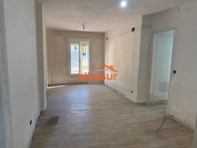 Piso en venta en Calle San Francisco de Sales, imagen 2