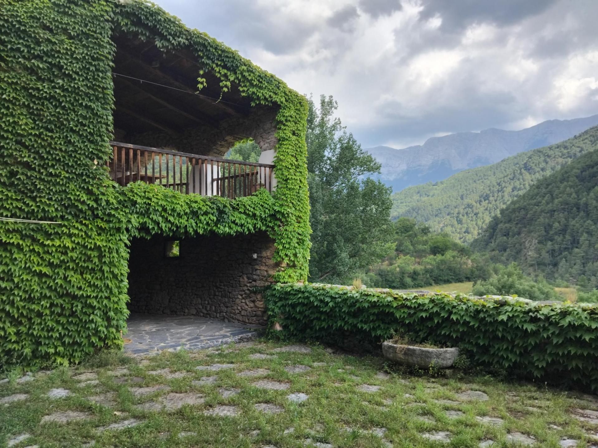 Garden of Country house for sale in Arsèguel  with Heating