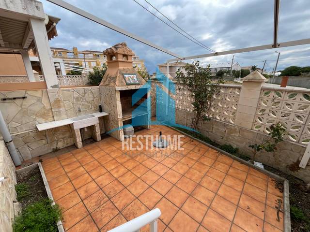 Casa adosada en Venta en El Marenyet