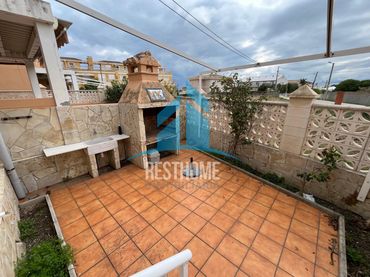 Adosado con piscina en venta en El Marenyet