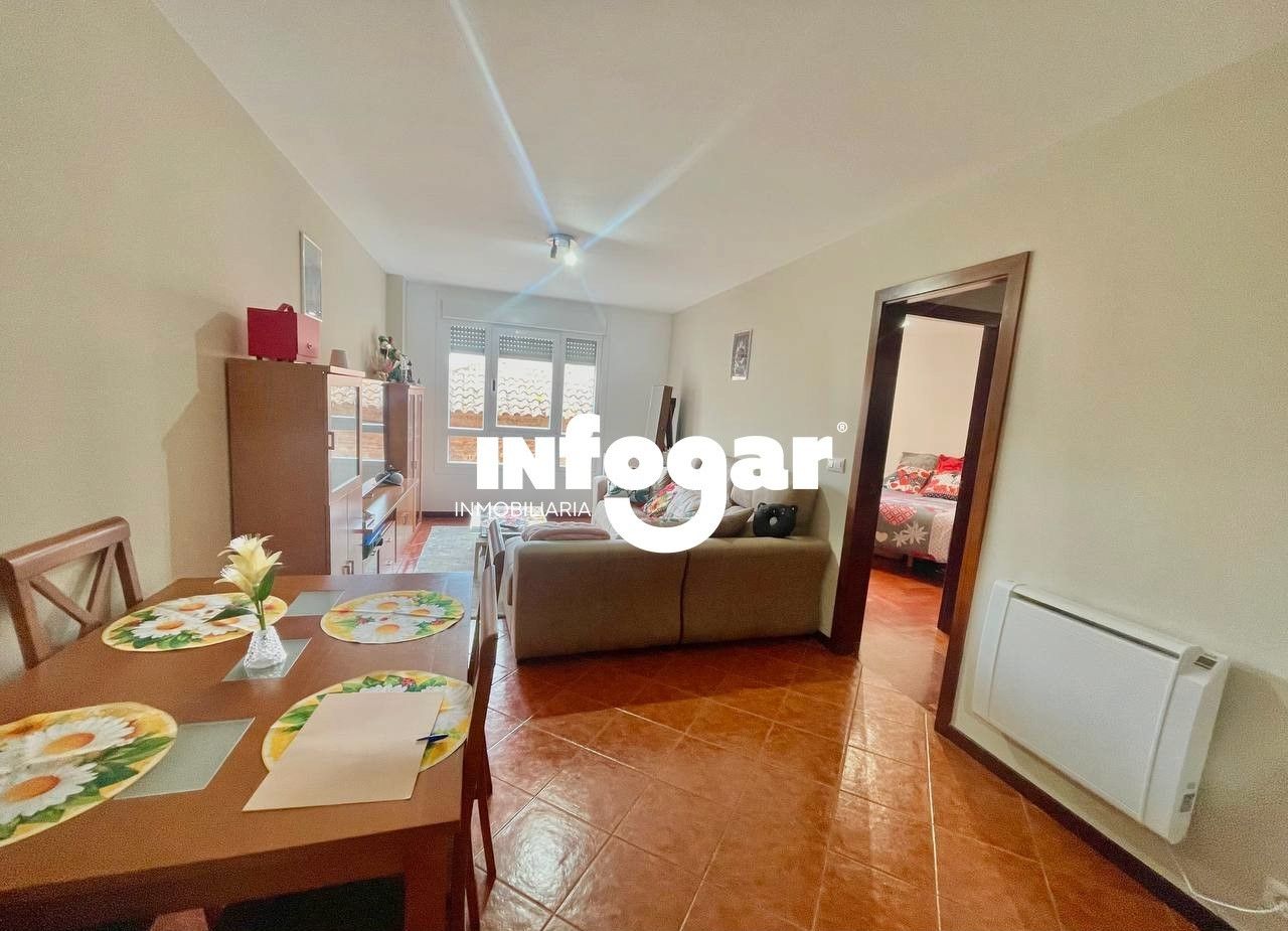 Sala de estar de Piso en venta en A Guarda   con Calefacción, Parquet y Trastero