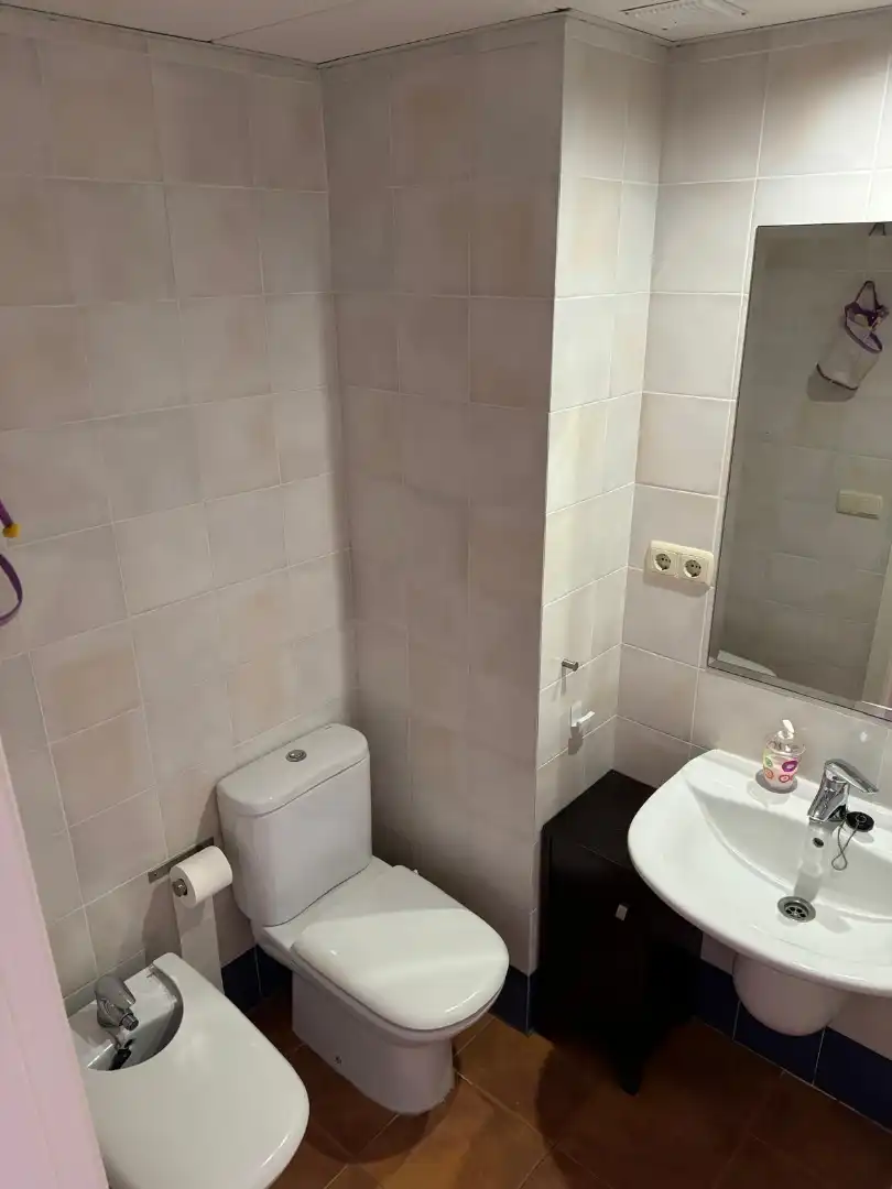 Badezimmer von Wohnungen zur Miete in Motril mit Klimaanlage, Heizung und Privatgarten