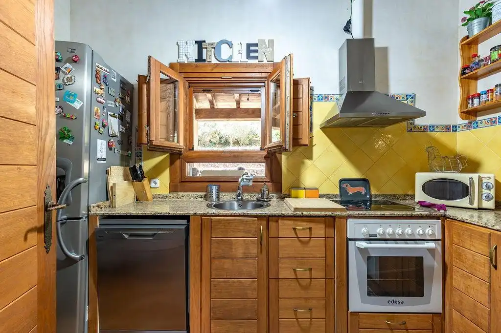 Cocina de Finca rústica en venta en Cuacos de Yuste con Jardín privado, Terraza y Piscina