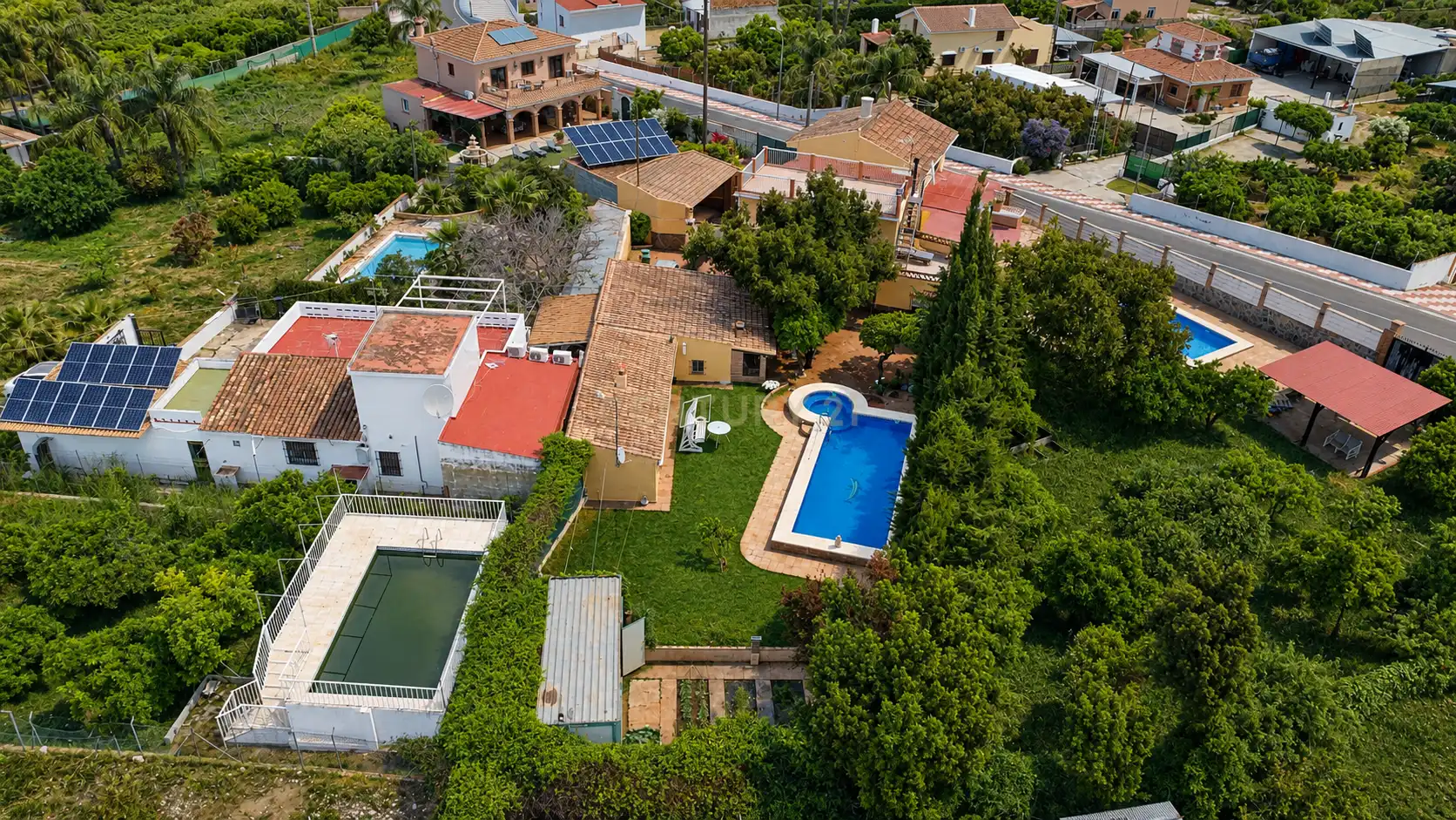 Vista exterior de Casa o chalet en venta en Alhaurín El Grande con Jardín privado, Trastero y Piscina