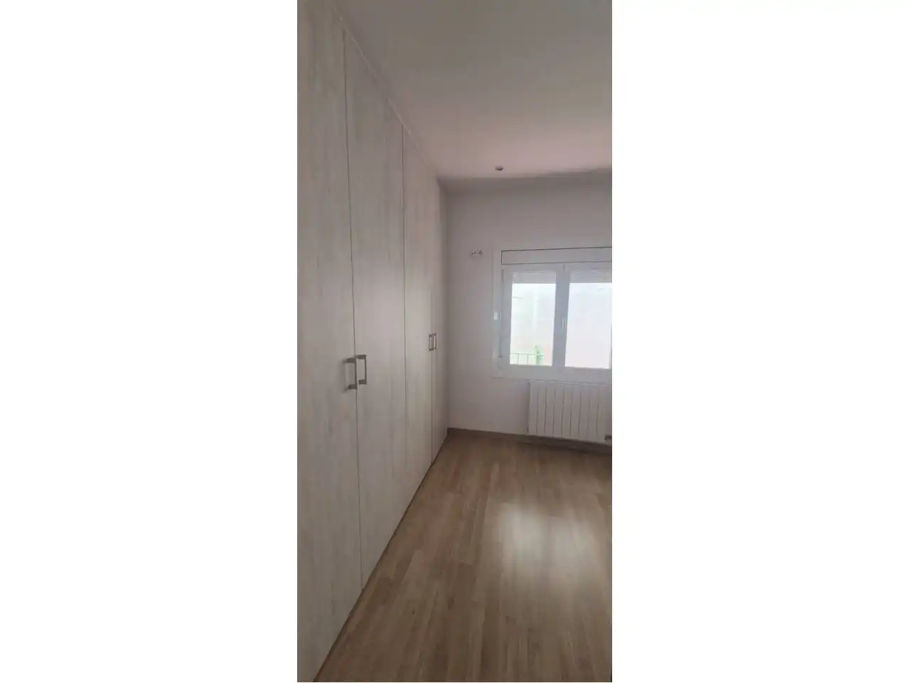 Schlafzimmer von Einfamilien-Reihenhaus zum Verkauf in L'Hospitalet de Llobregat mit Klimaanlage, Heizung und Parkett