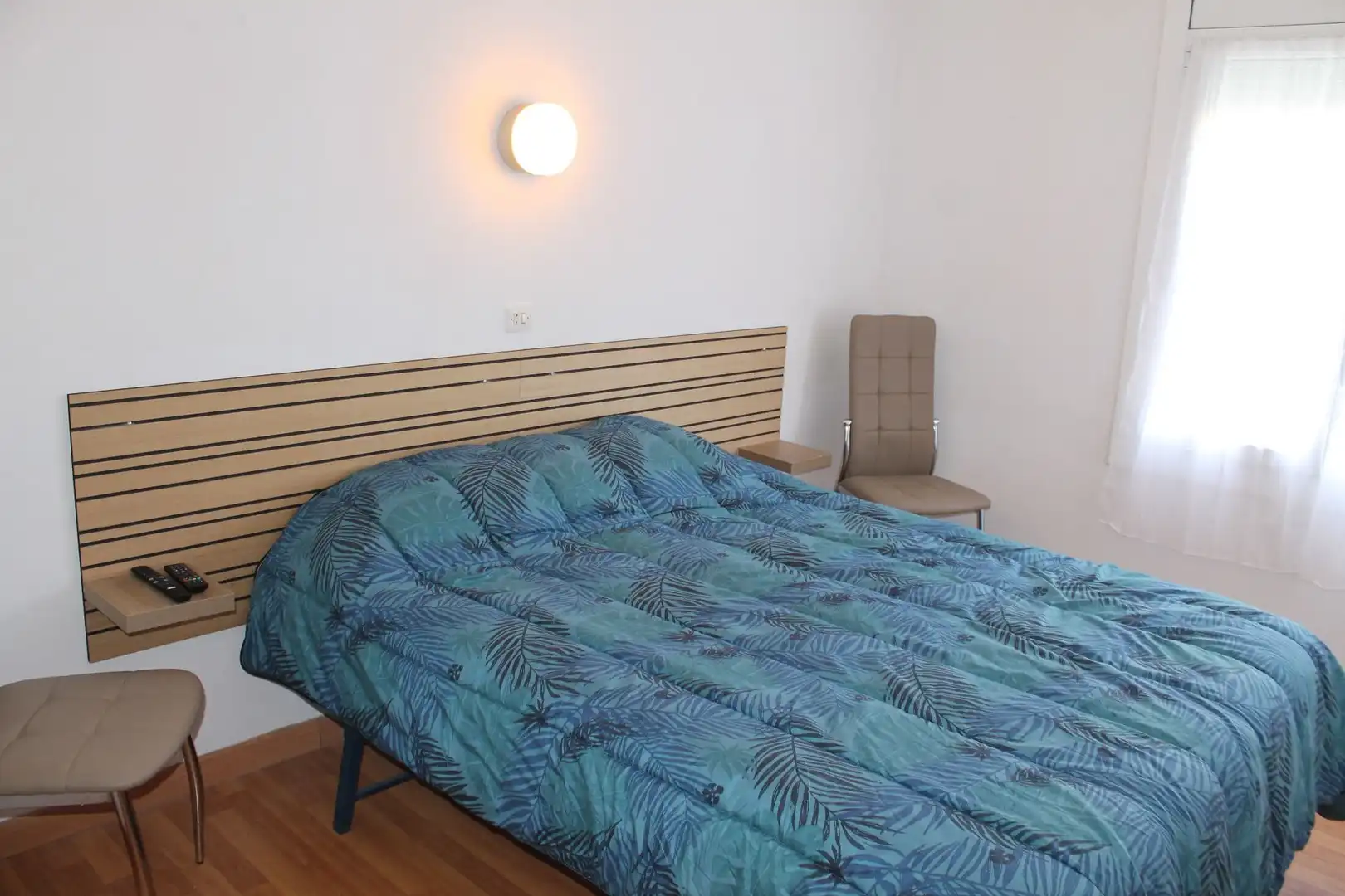 Habitación de Apartamento en venta en L'Estartit con Aire acondicionado y Amueblado