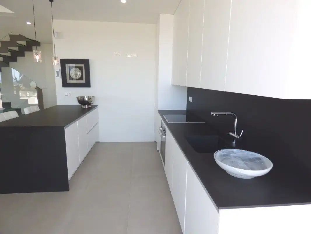 Villa con piscina in vendita a Golf Bahía, imagen 9