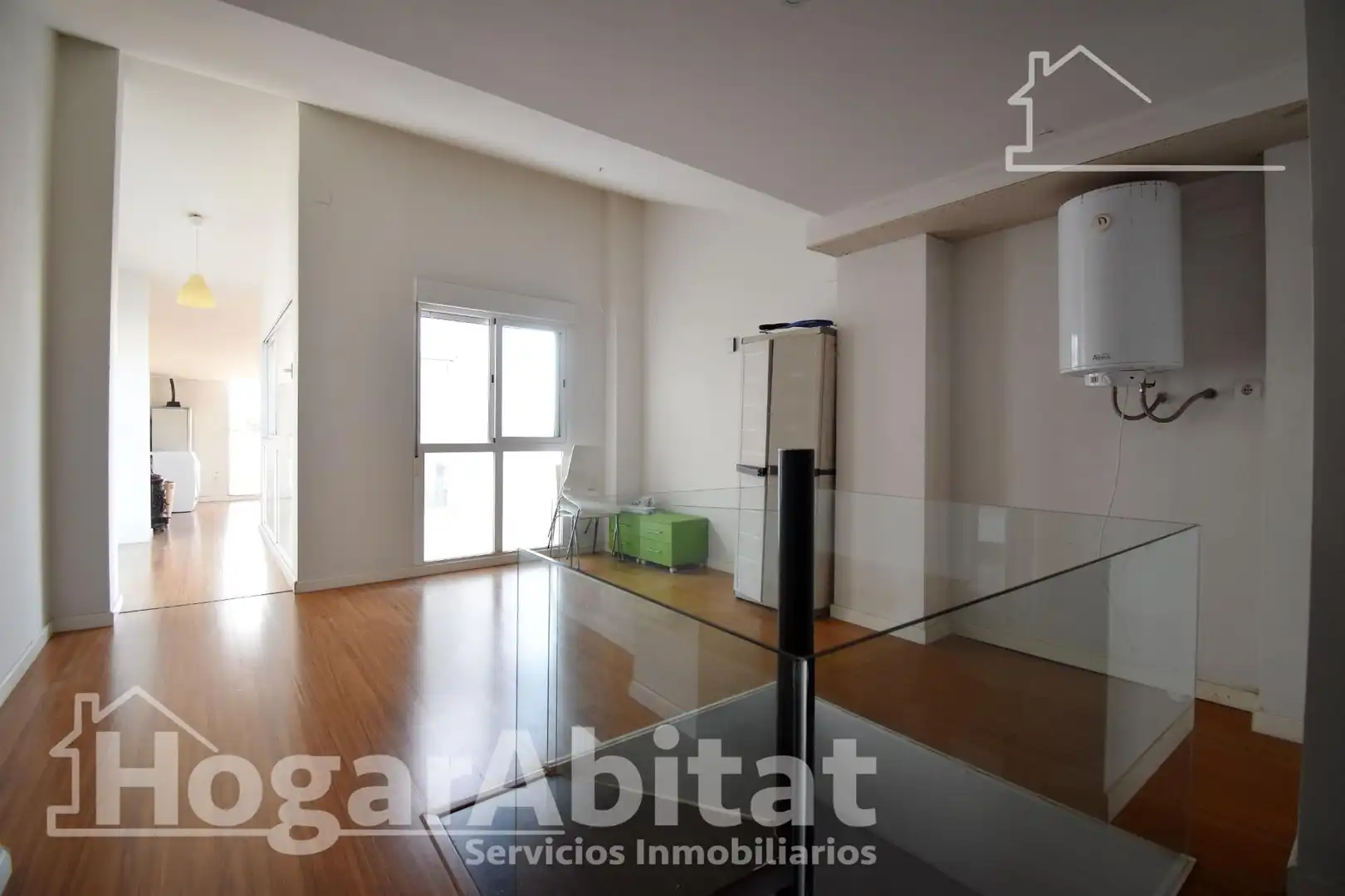 Sala d'estar de Àtic en venda en L'Alqueria de la Comtessa amb Parquet i Terrassa