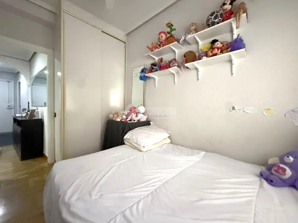 Habitación de Piso en venta en Madrid con Calefacción
