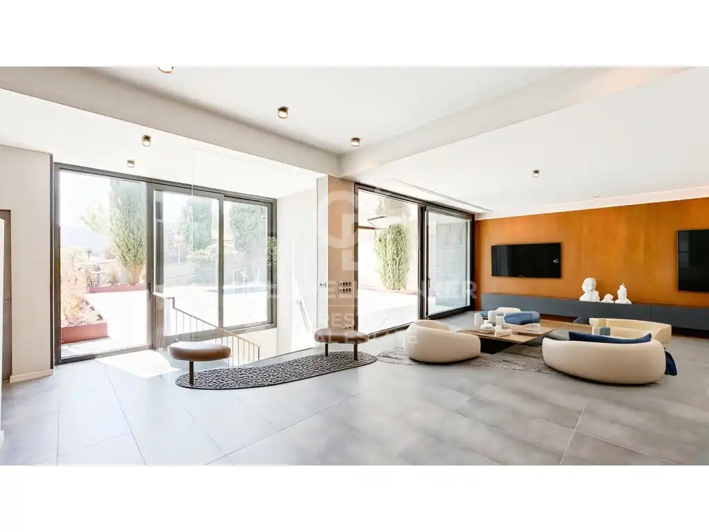 Sala de estar de Casa o chalet en venta en Barcelona con Terraza y Piscina