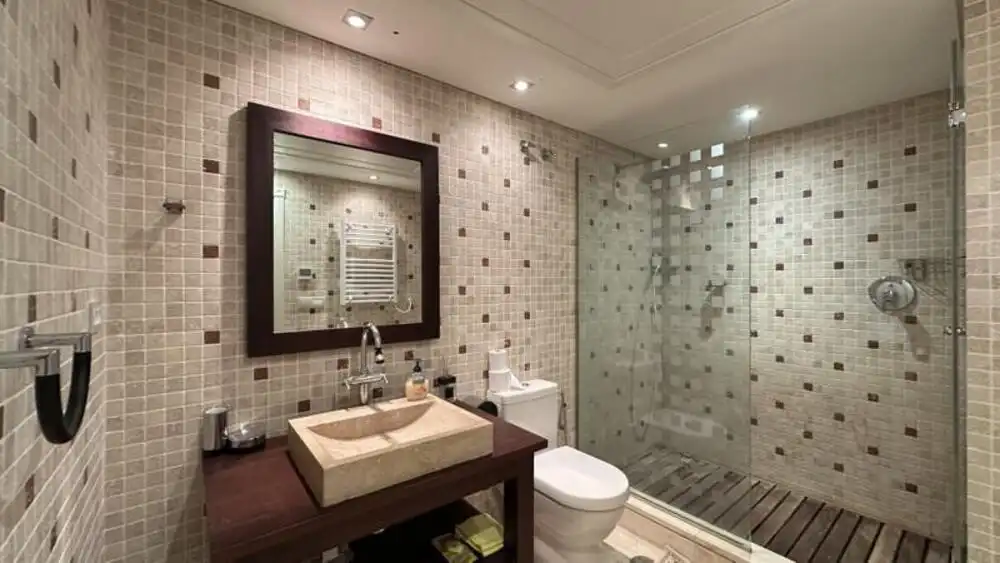 Bany de Apartament de lloguer en Estepona amb Aire condicionat, Terrassa i Piscina