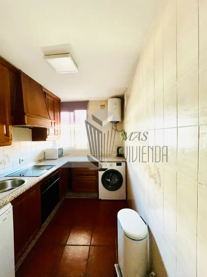 Cocina de Piso en venta en La Línea de la Concepción con Amueblado y Piscina comunitaria
